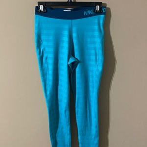 Women Nike 3/4 Turquoise Leggings